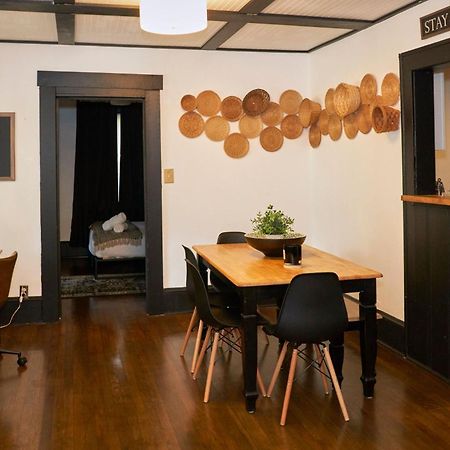 Вилла Cozy Atl Getaway - 5 Min From Airport & Downtown Атланта Экстерьер фото