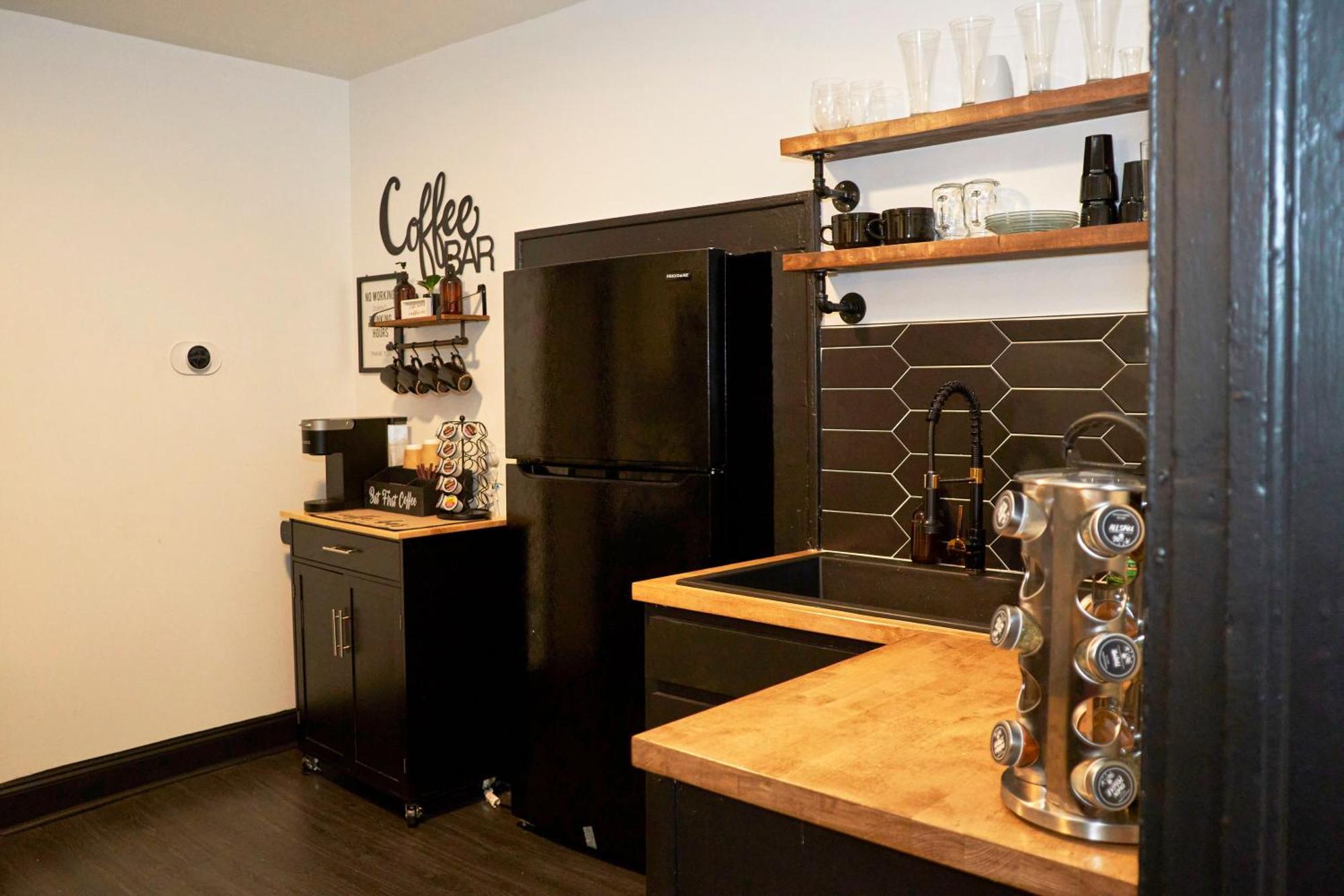 Вилла Cozy Atl Getaway - 5 Min From Airport & Downtown Атланта Экстерьер фото